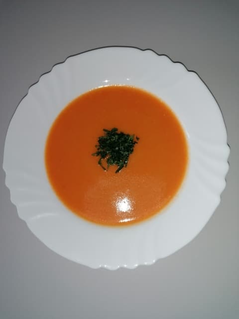 Talerz zupy marchewkowej