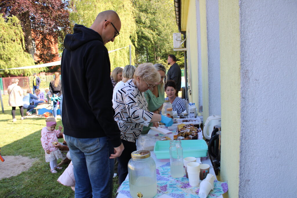 POCZĘSTUNEK CIAST
